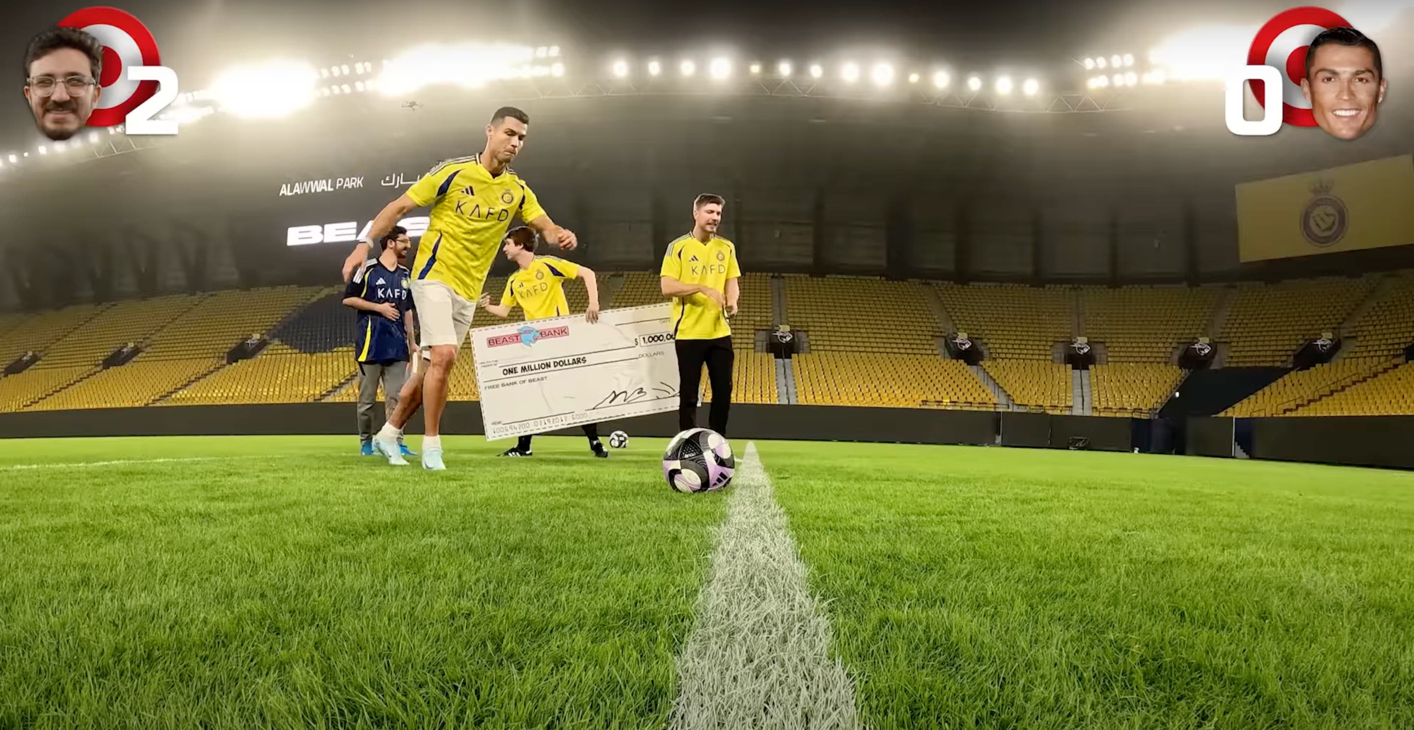 Video Cristiano Ronaldo Loses 1 Million Challenge To Fan In
